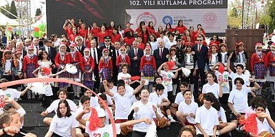 Antalya'da 23 Nisan coşkuyla kutlandı
