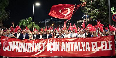 Antalya’da muhteşem Cumhuriyet coşkusu
