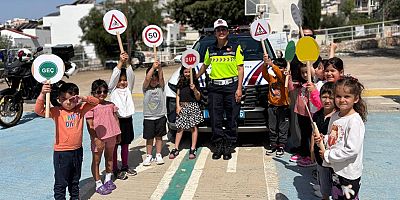 Antalya İli genelinde 500.000 öğrenciye eş zamanlı Trafik Farkındalık Eğitimi verildi