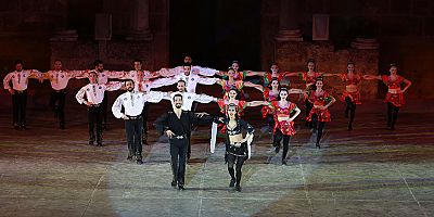 Antalya Kültür Yolu Festivali'nde Anadolu Ateşi'nden müthiş gösteri