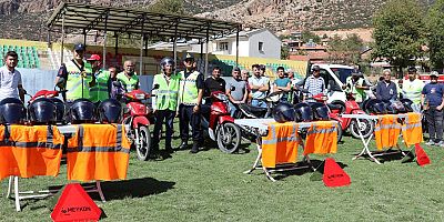 Antalya merkez ve ilçelerinde trafik etkinlikleri düzenlendi