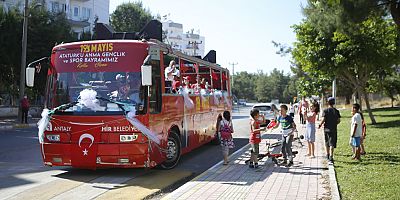 Antalya’nın dört bir yanında 19 Mayıs coşkusu sürüyor