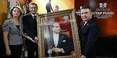 Antalya Valisi Şahin’den Antalya Kitap Fuarı’na ziyaret 