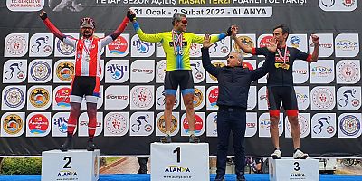 Antalyaspor Bisiklet Takımı Kürsüde