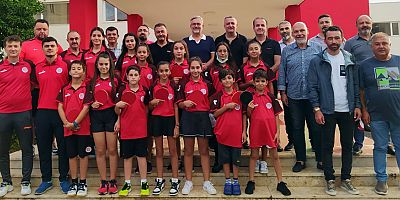 Antalyaspor Masa Tenisi Takımından Antalyaspor Kulübü Derneği'ne Ziyaret