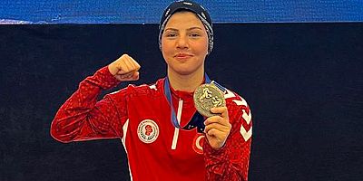 Antalyaspor’un Milli Boksörü Rabia Eylül Dünya Sahnesinde