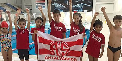 Antalyaspor'un Minik Kulaçları Gelişim Ligi'ne Damga Vurdu
