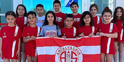 Antalyaspor’un Minik Kulaçları Gelişimlerini Ortaya Koydu