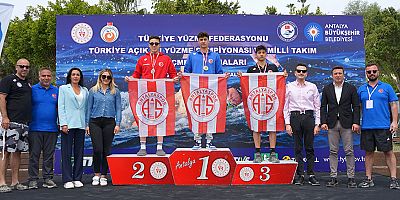 Antalyaspor’un Yüzücüleri Açık Su’da Rakip Tanımadı