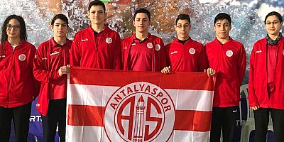 Antalyasporlu 7 Yüzücü Federasyon Karmasında