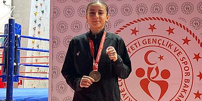 Antalyasporlu Büşra’dan Samsun’da Bronz Madalya