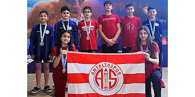 Antalyasporlu Minik Yüzücü Gelişim Ligi Finalinde 4 Derece Elde Etti