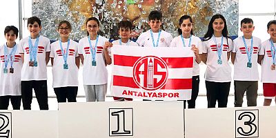 Antalyasporlu Yüzücülerden Aksaray’da 12 Madalya