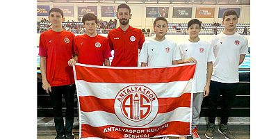 Antalyasporlu Yüzücülerden Beşte Beş