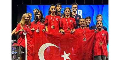 Antalyasporlu Yüzücülerden Makedonya’da Milli Gurur