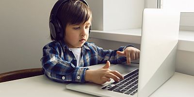 Ara tatilde dijital dünyada fazla vakit geçiren çocuklar için dengeyi yeniden kurmanın yolları…