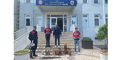 Araç bagajından inşaat malzemelerini çalan şahıslar yakalandı