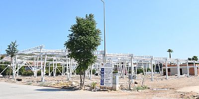 Arslanbucak kapalı pazar yeri hızla ilerliyor