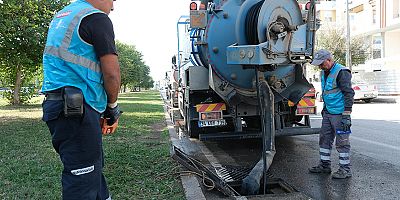 ASAT, Kepez’de yağmursuyu hatlarını temizliyor