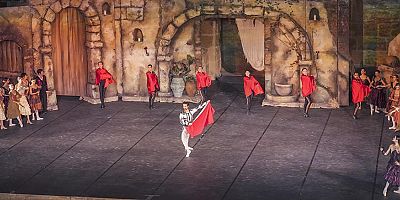 Aspendos'ta Don Kişot gecesi