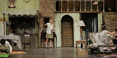 AŞT Pulitzer ödüllü Kadife Çiçekleri’ni Antalyalılarla buluşturacak