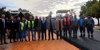Atatürk Caddesi'nde sıcak asfalt çalışmaları başladı