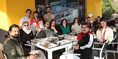 Atatürk Parkı’ndaki Gençlik Merkezi gençlerin yeni buluşma noktası oldu 