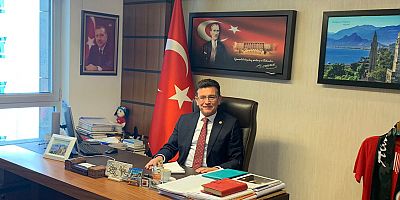 Atay Uslu Dünya Gazeteciler Günü'nü kutladı