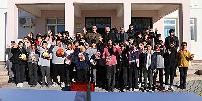 Atık pil toplama yarışması kazananlarına ödülleri verildi