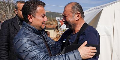 Babacan yeniden deprem bölgesinde: ‘Her gün soracağız: İlk 48 saatte neden harekete geçilmedi?’