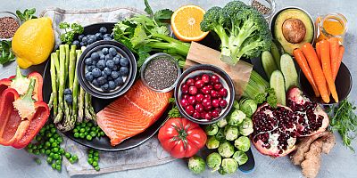 Bağışıklığı desteklemek için vitamin ve mineralleri artırın