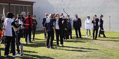 Bakan Derya Yanık Sosyal ve Ekonomik Destek’ten yararlanan çocukları ağırladı