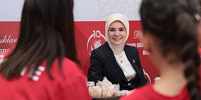 Bakan Göktaş, devlet himayesindeki başarılı sporcu gençlerle buluştu
