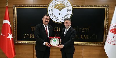 Bakan Yumaklı, TÜRKYED Genel Başkanı Nihat Çelik’i makamında kabul etti