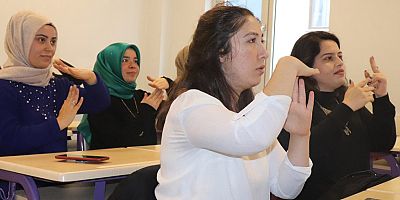 Bakanlığın Güncel Türk İşaret Dili Sözlüğü’ne 150 Ülkeden 4 Milyondan Fazla Erişim Sağlandı