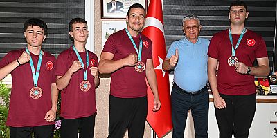 Başarılarını Başkan Topaloğlu ile paylaştılar 