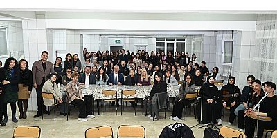 Başdeğirmen çifti, ailelerinden uzakta eğitim gören öğrencilerle buluştu