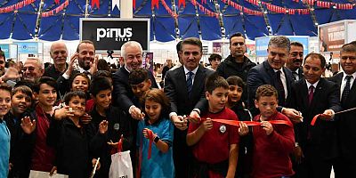 Başkan Başdeğirmen: Kitaplar geleceğe yön verir