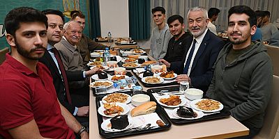 Başkan Başdeğirmen, KYK yurdunda öğrencilerle iftar yaptı