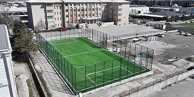 Başkan Başdeğirmen şehre 13 semt sahası daha kazandırıyor