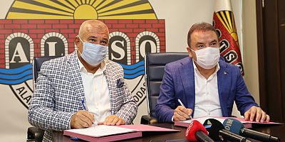 Başkan Böcek, Alanyalı Hal ve Ulaşım esnafını dinledi