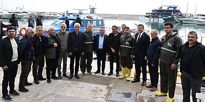 Başkan Böcek, Balıkçı Barınağını ziyaret etti