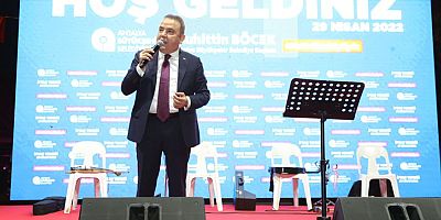 Başkan Böcek belediye personeli ile iftarda buluştu