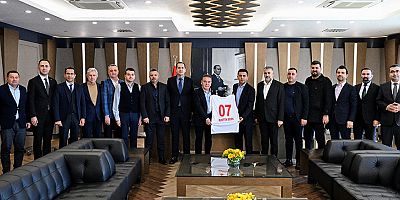 Başkan Böcek’e Antalyaspor’un yeni yönetiminden ziyaret 
