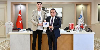 Başkan Böcek’e “Genç Kart”ı anlattı