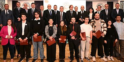 Başkan Böcek Girişimcilik Günleri Ödül Törenine katıldı