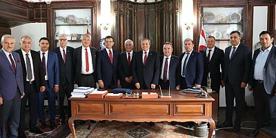 Başkan Böcek’in de yer aldığı büyükşehir belediye başkanları heyetinin KKTC temasları sürüyor