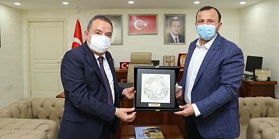 Başkan Böcek’ten siyasi partilere teşekkür ziyareti