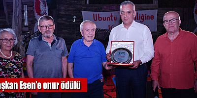 Başkan Esen’e onur ödülü