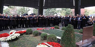 Başkan İmamoğlu Turgut Özal'ı anma törenine katıldı